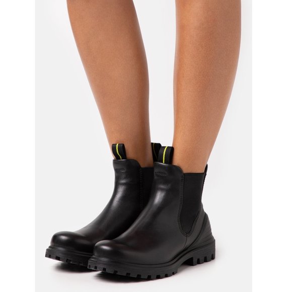ECCO Women's Tredtray Chelsea Boot - Picture 2 of 10
